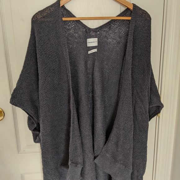 Aritzia sweater - Picture 3 of 4
